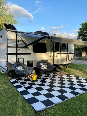 Image of Mini Pearl at Hill View