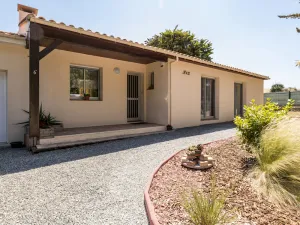 Image of Cozy Seaside Cottage with Large Terrace, Enclosed Garden, and 3 Bedrooms