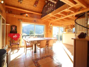 Image of Mont-Dore : Chalet spacieux avec parking et grand terrain - FR-1-608-106