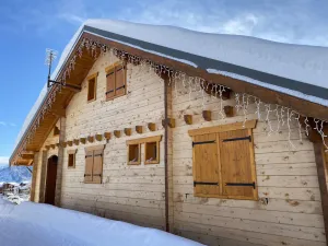 Image of 12-person chalet 200m from chairlift
