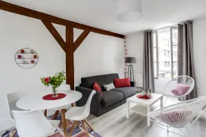 Image of Fontainebleau Sweet Home