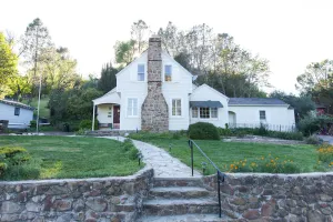 Image of Charming Downtown Home with Wine Nearby. Pet Friendly!!