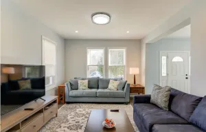 Image of Spacious Elegantly Furnished 4BR House in Great Location in Baltimore