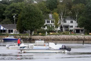 Image of \"Old River House\", FAMOUS HISTORIC ELEGANCE. Waterfront\/Crashing Ocean Sounds