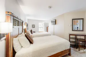 Image of Charming studio located next to Main Street with hot tub, pool, gym, & sauna