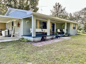 Image of Quiet Farmhouse IN THE COUNTRY close to major theme parks
