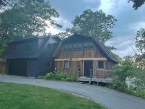 Image of Newly Renovated 4-BR House in Quiet Neighborhood Near Beaches & Portland