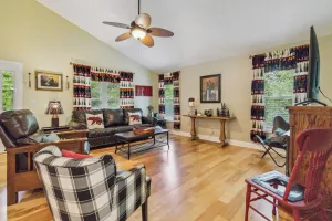 Image of Welcome to “A Beary-Nice Cabin” – A Cozy Getaway in Lake Cumberland Resort