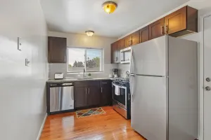 Image of 3BR Homey Living Room Apt in Bell Ave