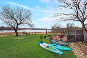 Image of Hallelujah Lakefront Urban Oasis - STEPS to SAND with fishing & boating!