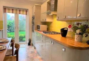 Image of The Garden Apartment - Beautiful spacious garden apartment with two bedrooms and two parking spaces