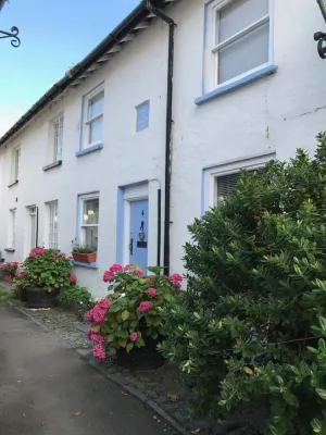 Image of 4 Evans Terrace Beautiful Cottage in the heart of Aberdovey! Free parking permit