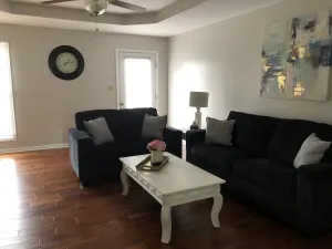 Image of Newly remodeled 3 bedrooms house with special nightly rates