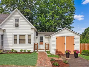 Image of Pet-Friendly Cottage Steps Away from The Beach
