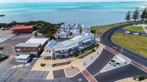 Image of Robe Marina Waters Edge View Apartment