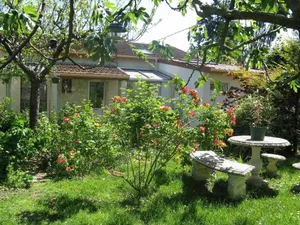 Image of Quiet green setting 20 minutes from central Paris