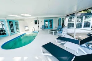 Image of Charming 4\/3 Lakehouse W\/ Pool