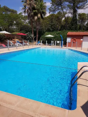 Image of Albatros, Appt 40 m2, 2 rooms, private parking, swimming pool, near Golf St Donat