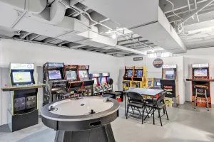 Image of [Stadium 1.3 Miles]•5 Bedrms•2 Full Baths•[RETRO ARCADE GAME CAVE]•2 KINGs