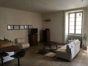 Image of Town house with terrace on the roofs of old Cahors