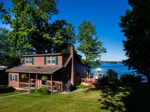 Image of Great Summer Rental on Finger Lakes Wine Trail: Owasco East Side Lakefront