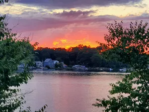 Image of Cozy Lake Front Cottage on Long Pond