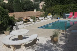 Image of Villa with swimming pool in a quiet setting close to the beach