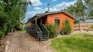 Image of Wavelength Free Wifi and Pet Friendly outside only