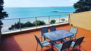 Image of The Esplanade Apartment in Cowes, 2nd floor, watch the sunset from the deck!