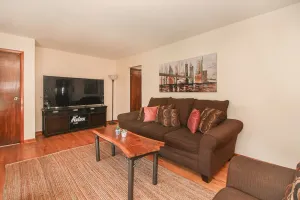 Image of Quiet Area ★  Pool Table ★ Fenced Yard ★ Near Hospital & Airport