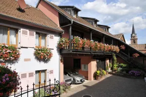 Image of Detached house in a quiet private courtyard in the heart of Bergheim