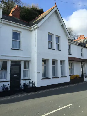 Image of Large 5 Bedroom Sea Front Family Home in Aberdovey Village which sleeps 11.