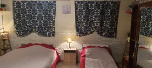 Image of B&B room sings crystal