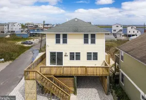 Image of BEAUTY BY THE BAY. Perfect for a family to get away and enjoy LBI.