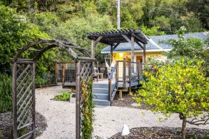 Image of Private home w\/creek access, stove, large yard, gas grill, firepit - dogs ok
