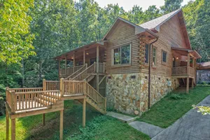 Image of Nature's Den | Pet-Friendly, Mountaintop Cabin in Columbus