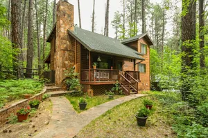 Image of Cozy Cabin Nestled in the Heart of Oak Creek, minutes from trails