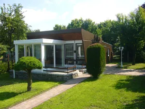 Image of bungalow with wintergarden, terrace, barbeque area, parking space, pet welcome