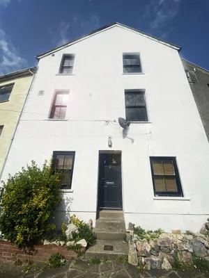 Image of Courtyard flat sleeping 3, steps from Pembroke Millpond