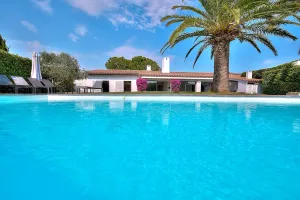 Image of 5* villa with private pool on prestigious estate