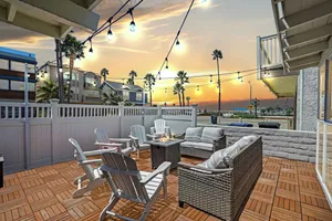 Image of ★Ocean Drive Silver Strand Bungalow-Steps 2 Ocean & Harbor!