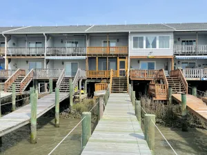 Image of Tern Inn - Water Front - Townhouse, deep water dock. LINENS AND TOWELS,