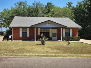 Image of Cozy Family-Sized Cottage - Ideal base to explore Idabel, Broken Bow, Hochatown
