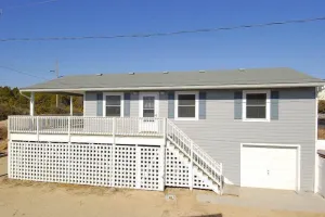 Image of South Nags Head cottage with hot tub! 3 minute walk to the beach.
