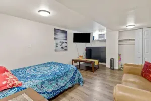 Image of Hard Wood Floored Kitchenette Studio with Wi-Fi