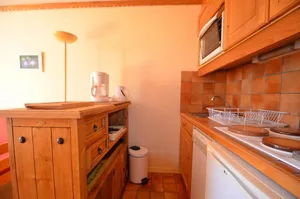 Image of 150m from resort center, 10th floor, view mountain, balcony, tv, ski locker, 40m², Les Menuires