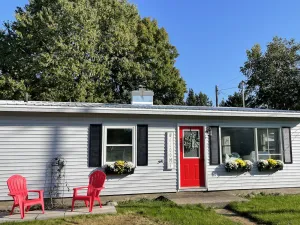 Image of Cozy, Cheery, & Central Location to all EUP has to offer!