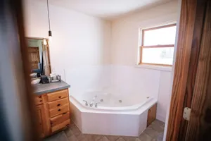 Image of Charming & Private 1 BR Country Getaway