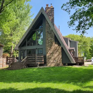 Image of Lake Home for Family Gathering