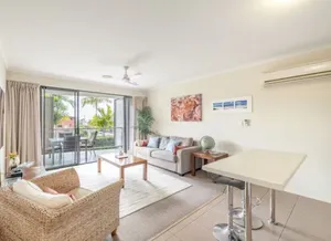 Image of Seasalt Airlie Best location 1bed apt Private SPA Unit 4 - located within "Airlie Central Apartments"